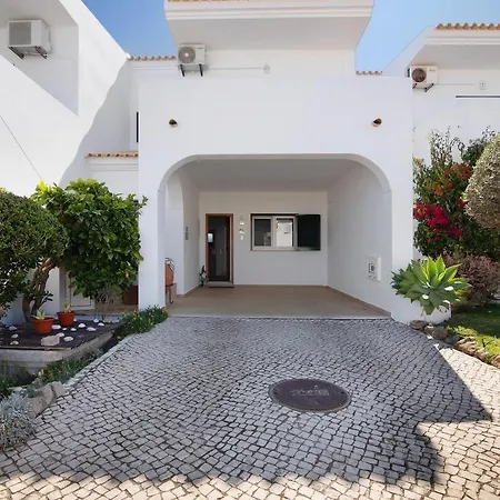 Janeca אלבופיירה