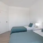 Janeca Villa *