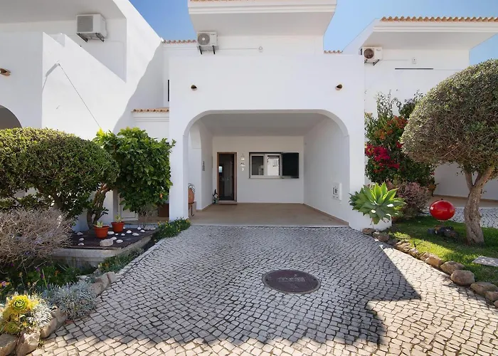 Janeca אלבופיירה